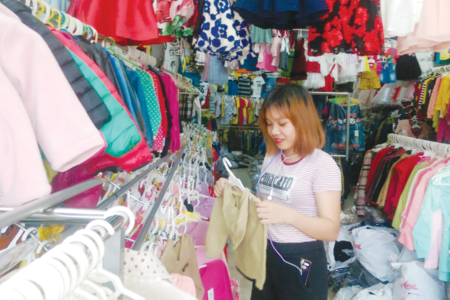 Cach-trang-tri-shop-quan-ao-tre-em-thu-hut-nhat-5