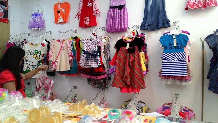 Cách trang trí shop quần áo trẻ em thu hút nhất cho mẹ và bé